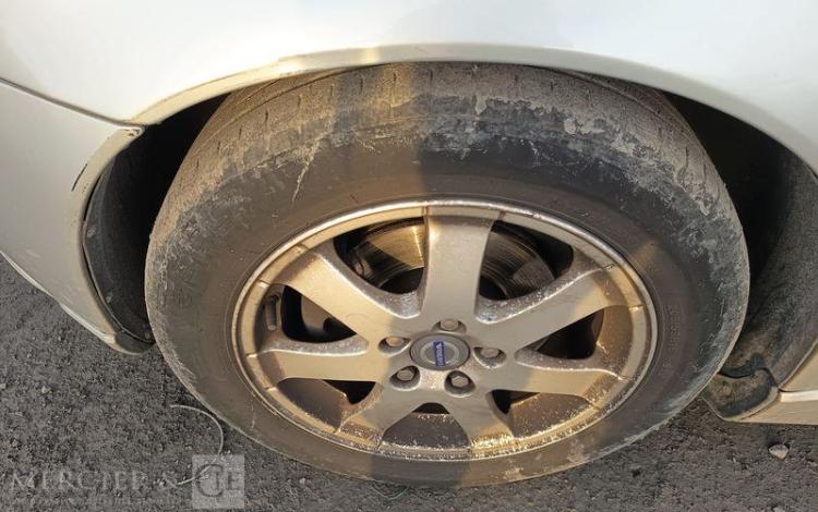 VOLVO S40 1,6 D 110 FEELING GRIS AD-064-DE