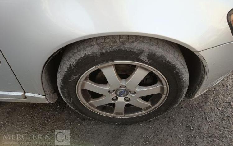VOLVO S40 1,6 D 110 FEELING GRIS AD-064-DE