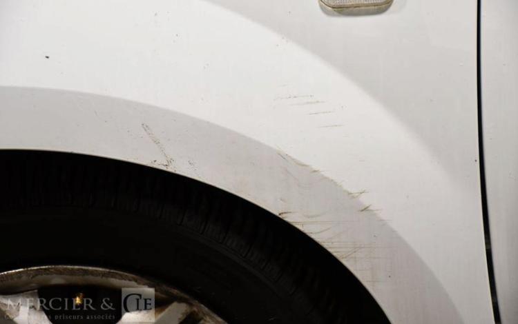 RENAULT TWINGO BLANC AF-409-XB