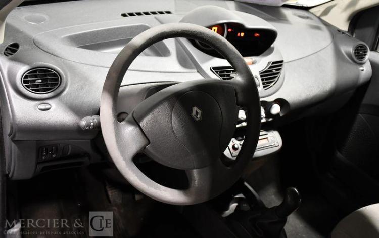 RENAULT TWINGO BLANC AF-409-XB