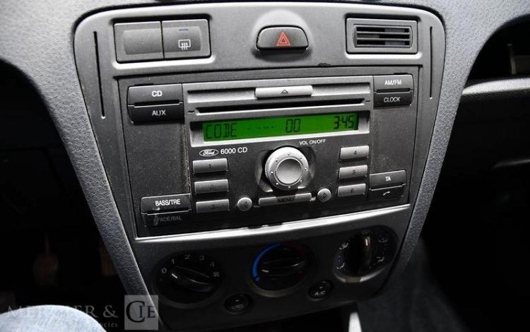 FORD FUSION 1,4 TDCI 70 TREND VIOLET AM-802-LY