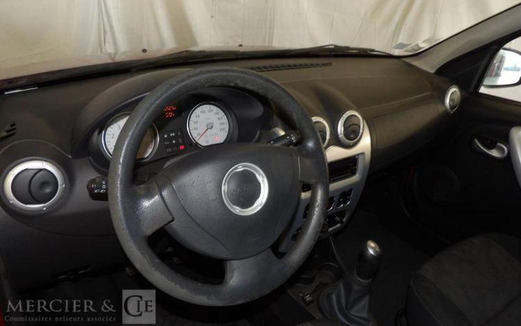 DACIA SANDERO 1,4 MPI GPL 75CH LAUREATE ROUGE AY-578-EH