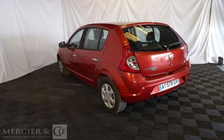 DACIA SANDERO 1,4 MPI GPL 75CH LAUREATE ROUGE AY-578-EH