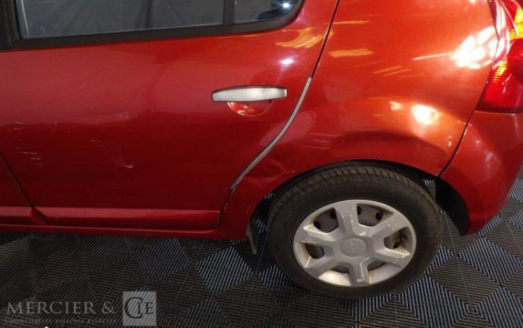 DACIA SANDERO 1,4 MPI GPL 75CH LAUREATE ROUGE AY-578-EH