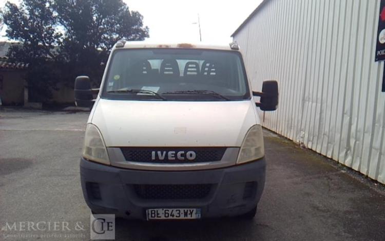 IVECO 35C13 BENNE DOUBLE CABINE BLANC BL-643-WY