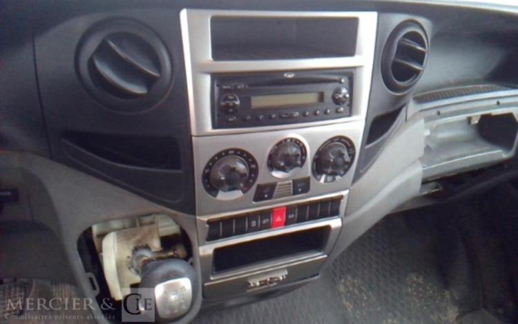 IVECO 35C13 BENNE DOUBLE CABINE BLANC BL-643-WY