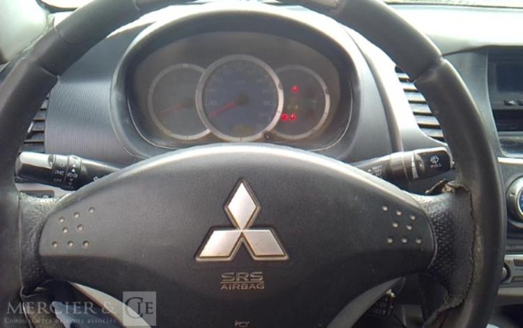 MITSUBISHI L200 PICK-UP 2.5 TD DOUBLE CABINE 4 WD 136CV BLEU CE-587-ED