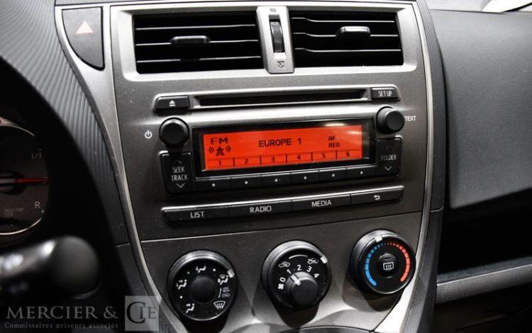 TOYOTA VERSO S 1,3 VVTI 100 DYNAMIC BLANC CF-504-JS