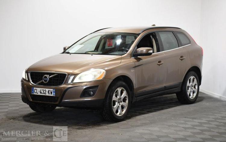 VOLVO XC60 2,4 D5 185 SUMMUM AWD GEARTRONIC BVA MARRON CL-432-KW