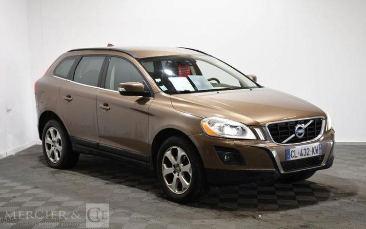 VOLVO XC60 2,4 D5 185 SUMMUM AWD GEARTRONIC BVA MARRON CL-432-KW