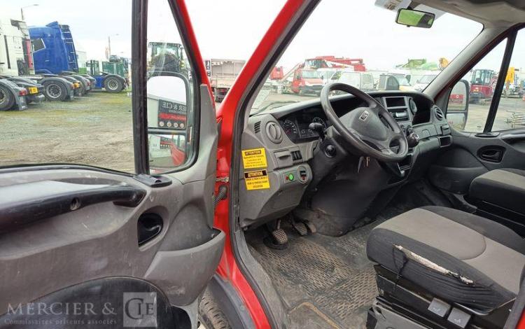 IVECO DAILY 35S11 AVEC NACELLE MULTITEL 160ALUDS 16M – DIESEL – 2337 H – ANNEE 2013 ROUGE CT-417-VS