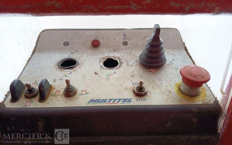 IVECO DAILY 35S11 AVEC NACELLE MULTITEL 160ALUDS 16M – DIESEL – 2337 H – ANNEE 2013 ROUGE CT-417-VS