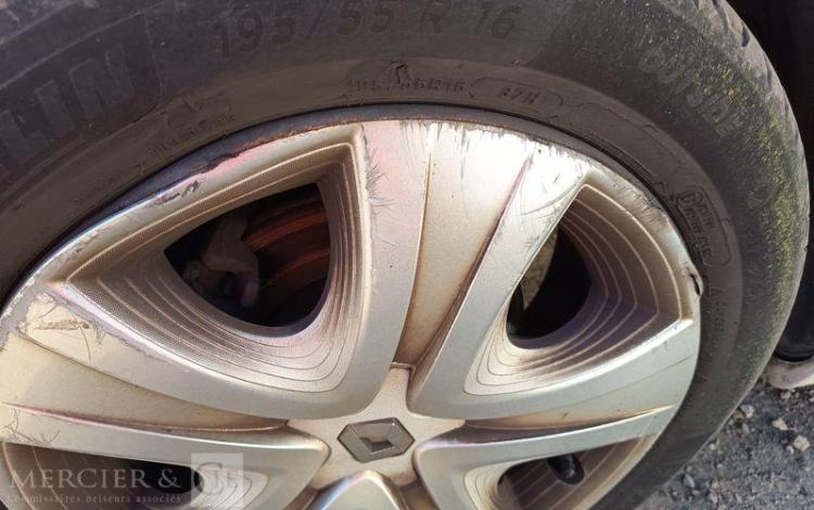 RENAULT CLIO IV 5 Portes 0.9 TCe 12V Energy eco2 S&S 90 cv – EQUIPEE GAZ – ANNEE 2013 BLANC DB-861-MH