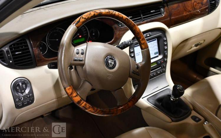 JAGUAR X-TYPE 2.2 D150 150 EXECUTIVE GRIS DC-392-NE