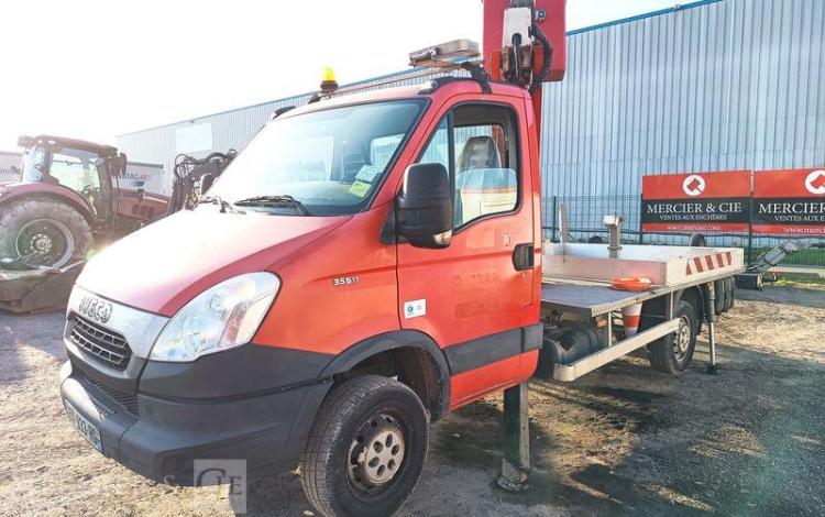 MULTITEL DAILY 35S11 AVEC NACELLE MULTITEL 160ALUDS 16M – DIESEL – ANNEE 2014 ROUGE DD-933-RG