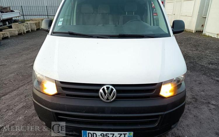 VOLKSWAGEN TRANSPORTER T5 PHASE 2 (7E) Fourgon 2.0 TDI- POUR PIECES SANS CG – PAS DE REGUL BLANC DD-957-ZT