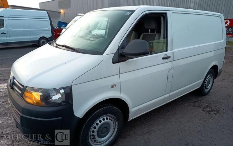 VOLKSWAGEN TRANSPORTER T5 PHASE 2 (7E) Fourgon 2.0 TDI- POUR PIECES SANS CG – PAS DE REGUL BLANC DD-957-ZT