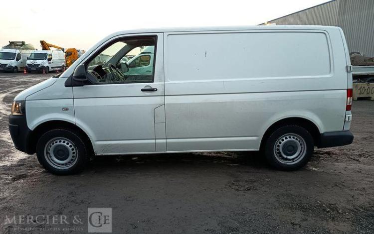 VOLKSWAGEN TRANSPORTER T5 PHASE 2 (7E) Fourgon 2.0 TDI- POUR PIECES SANS CG – PAS DE REGUL BLANC DD-957-ZT