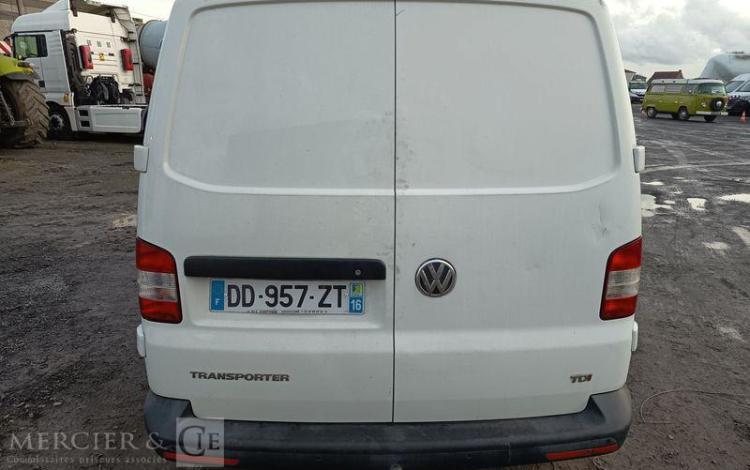 VOLKSWAGEN TRANSPORTER T5 PHASE 2 (7E) Fourgon 2.0 TDI- POUR PIECES SANS CG – PAS DE REGUL BLANC DD-957-ZT