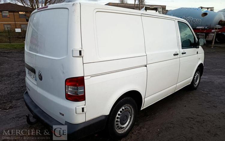 VOLKSWAGEN TRANSPORTER T5 PHASE 2 (7E) Fourgon 2.0 TDI- POUR PIECES SANS CG – PAS DE REGUL BLANC DD-957-ZT