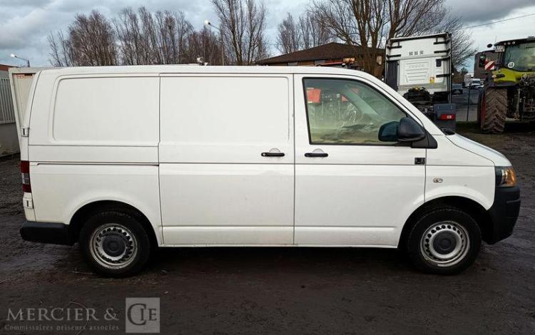 VOLKSWAGEN TRANSPORTER T5 PHASE 2 (7E) Fourgon 2.0 TDI- POUR PIECES SANS CG – PAS DE REGUL BLANC DD-957-ZT