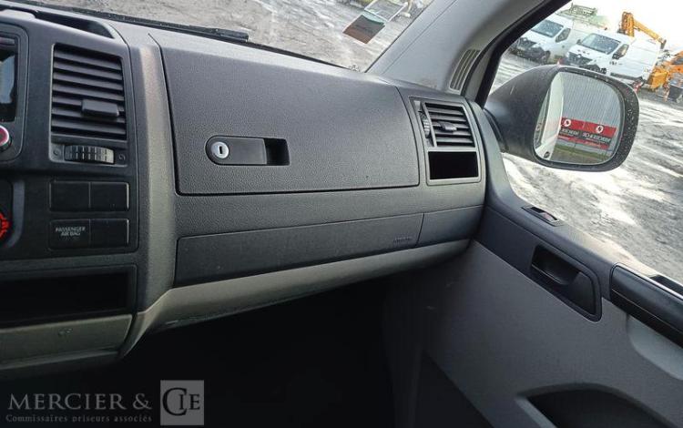 VOLKSWAGEN TRANSPORTER T5 PHASE 2 (7E) Fourgon 2.0 TDI- POUR PIECES SANS CG – PAS DE REGUL BLANC DD-957-ZT
