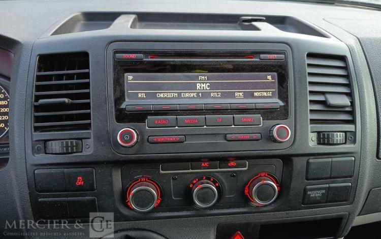 VOLKSWAGEN TRANSPORTER T5 PHASE 2 (7E) Fourgon 2.0 TDI- POUR PIECES SANS CG – PAS DE REGUL BLANC DD-957-ZT