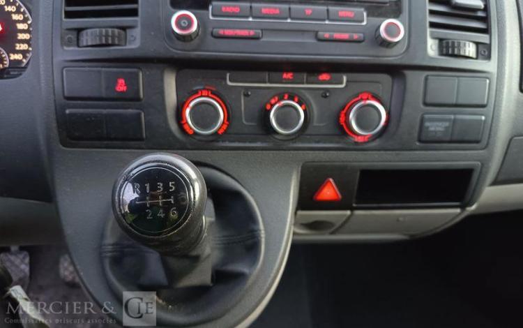 VOLKSWAGEN TRANSPORTER T5 PHASE 2 (7E) Fourgon 2.0 TDI- POUR PIECES SANS CG – PAS DE REGUL BLANC DD-957-ZT