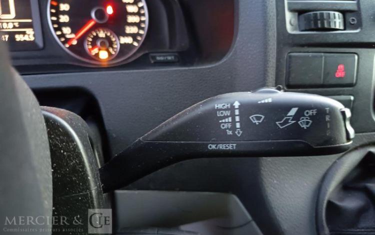 VOLKSWAGEN TRANSPORTER T5 PHASE 2 (7E) Fourgon 2.0 TDI- POUR PIECES SANS CG – PAS DE REGUL BLANC DD-957-ZT