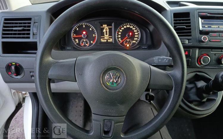 VOLKSWAGEN TRANSPORTER T5 PHASE 2 (7E) Fourgon 2.0 TDI- POUR PIECES SANS CG – PAS DE REGUL BLANC DD-957-ZT