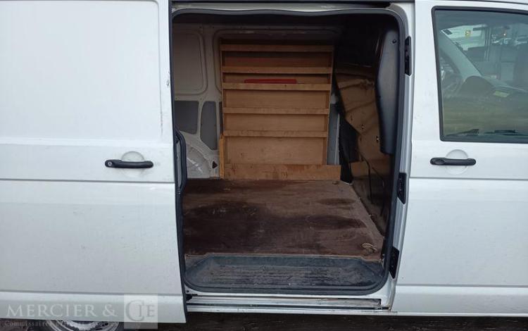 VOLKSWAGEN TRANSPORTER T5 PHASE 2 (7E) Fourgon 2.0 TDI- POUR PIECES SANS CG – PAS DE REGUL BLANC DD-957-ZT
