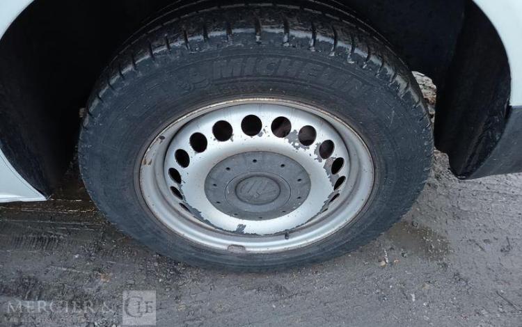 VOLKSWAGEN TRANSPORTER T5 PHASE 2 (7E) Fourgon 2.0 TDI- POUR PIECES SANS CG – PAS DE REGUL BLANC DD-957-ZT