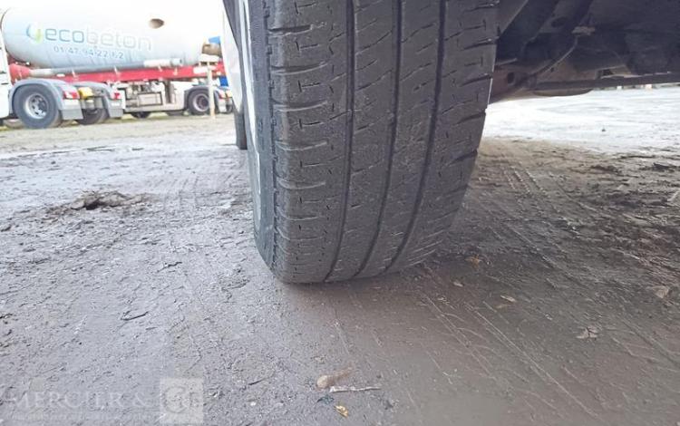 VOLKSWAGEN TRANSPORTER T5 PHASE 2 (7E) Fourgon 2.0 TDI- POUR PIECES SANS CG – PAS DE REGUL BLANC DD-957-ZT