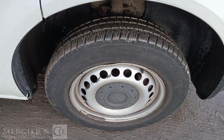 VOLKSWAGEN TRANSPORTER T5 PHASE 2 (7E) Fourgon 2.0 TDI- POUR PIECES SANS CG – PAS DE REGUL BLANC DD-957-ZT