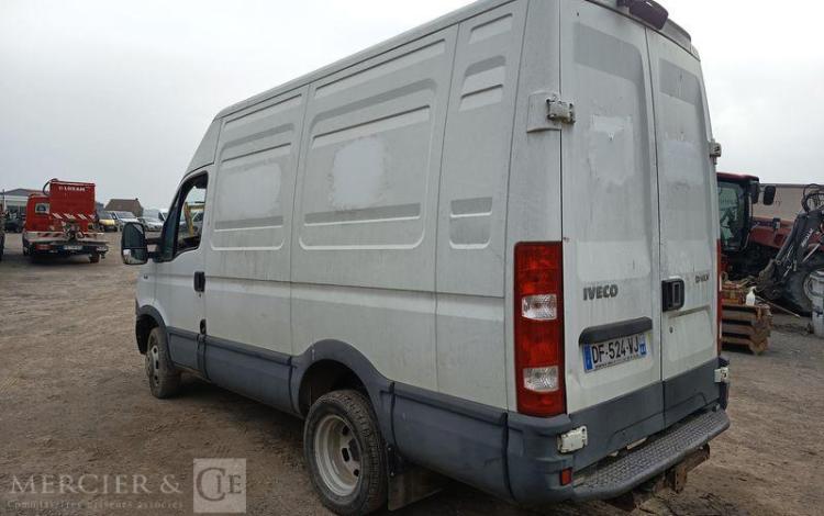 IVECO 35C17 H2  DF-524-WJ