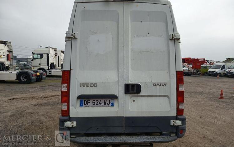 IVECO 35C17 H2  DF-524-WJ