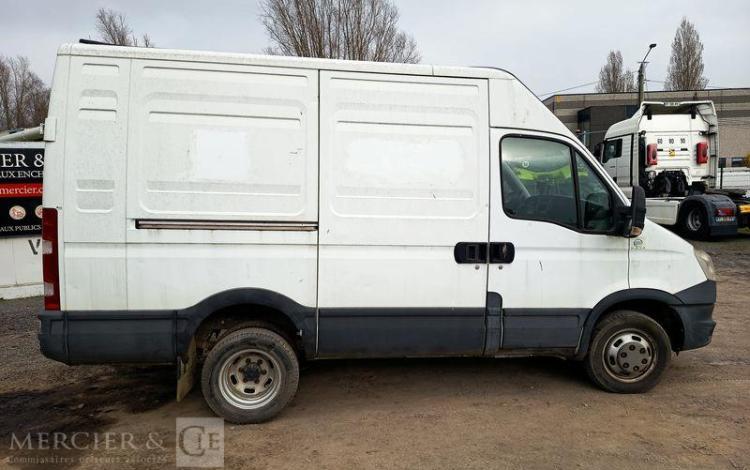 IVECO 35C17 H2  DF-524-WJ