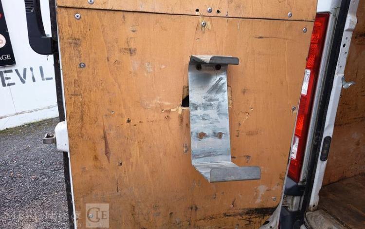 IVECO 35C17 H2  DF-524-WJ