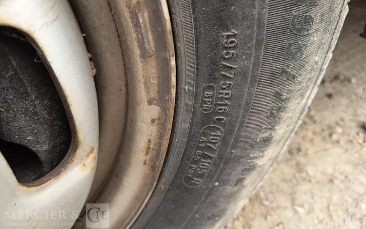 IVECO 35C17 H2  DF-524-WJ