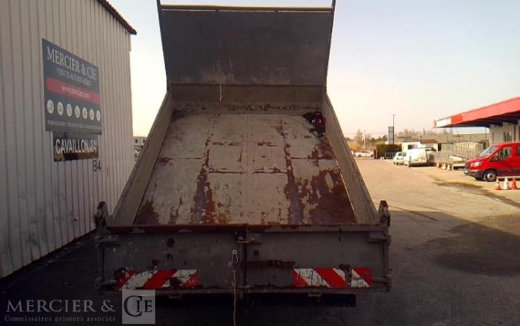 IVECO 35C13 BENNE SIMPLE CABINE COFFRE ROUGE DH-452-PK