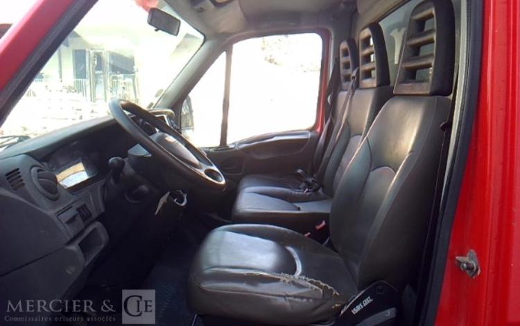 IVECO 35C13 BENNE SIMPLE CABINE COFFRE ROUGE DH-452-PK