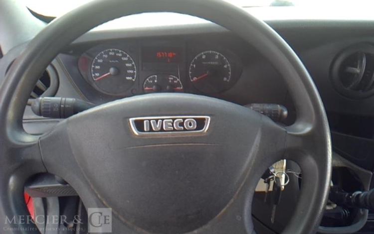 IVECO 35C13 BENNE SIMPLE CABINE COFFRE ROUGE DH-452-PK