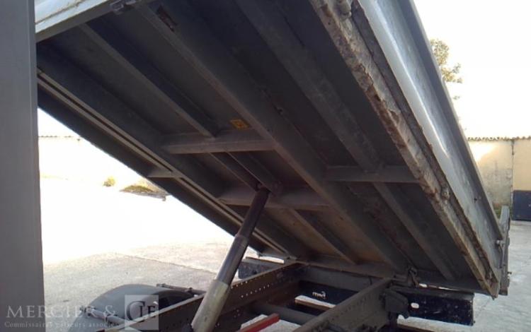 IVECO 35C13 BENNE SIMPLE CABINE COFFRE ROUGE DH-452-PK