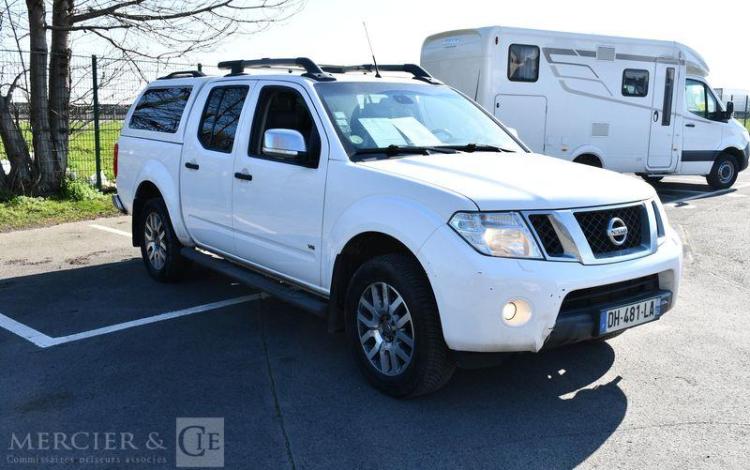 NISSAN NAVARA DOUBLE CAB 3.0 DCI 230 4WD BVA BLANC DH-481-LA