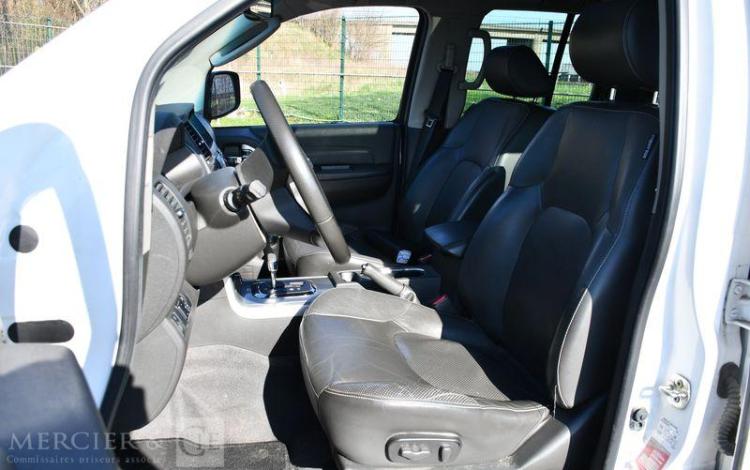NISSAN NAVARA DOUBLE CAB 3.0 DCI 230 4WD BVA BLANC DH-481-LA