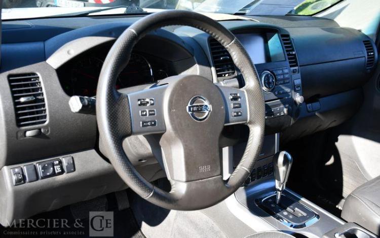 NISSAN NAVARA DOUBLE CAB 3.0 DCI 230 4WD BVA BLANC DH-481-LA