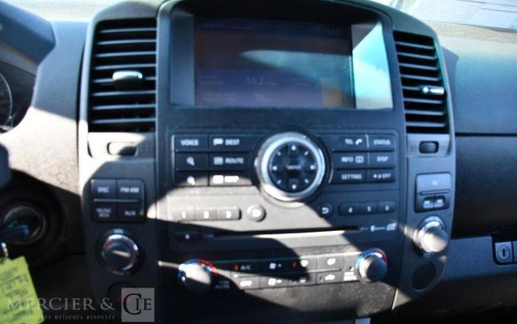 NISSAN NAVARA DOUBLE CAB 3.0 DCI 230 4WD BVA BLANC DH-481-LA