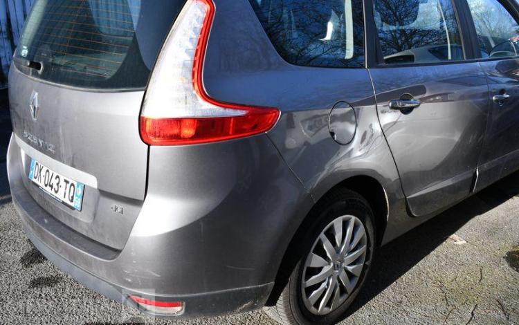 RENAULT SCENIC GRIS DK-043-TQ