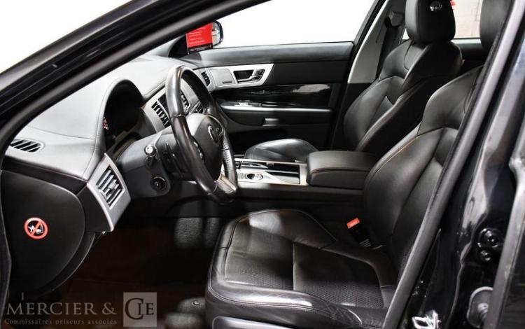 JAGUAR XF 3,0 D 240 LUXURY PREMIUM BVA NOIR DQ-879-VP