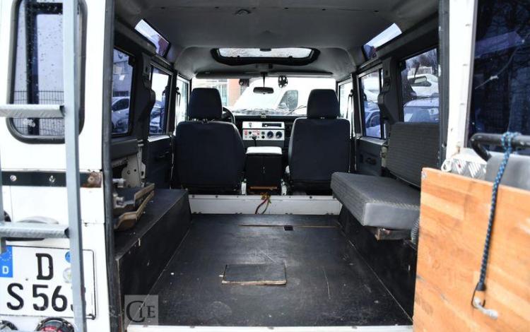 LAND ROVER DEFENDER 110 2,5 TD5 122 BLANC DS563